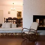 The Reddoorshouse * Solishta