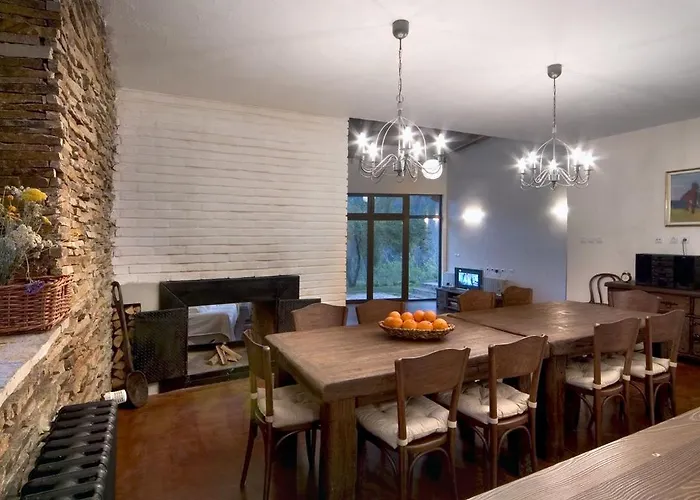 The Reddoorshouse * Solishta