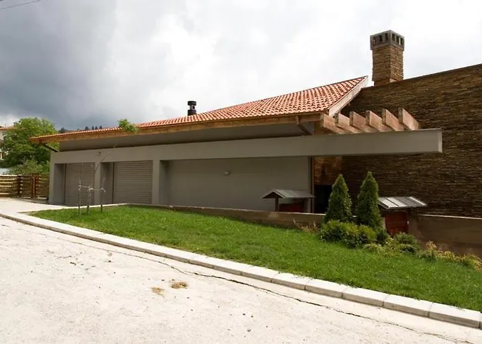 The Reddoorshouse Solishta