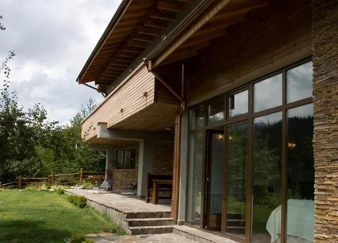 The Reddoorshouse Villa Solishta