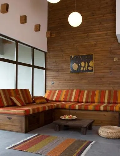 The Reddoorshouse * Solishta